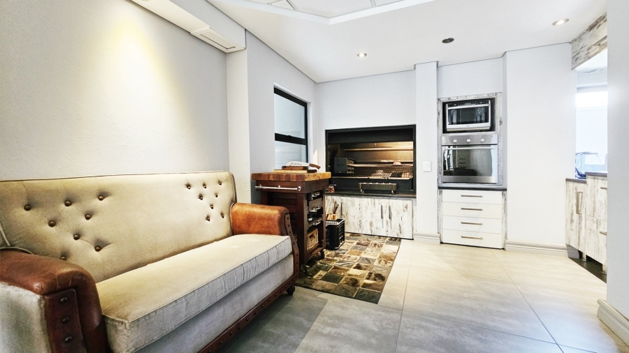 5 Bedroom Property for Sale in Three Rivers East Gauteng