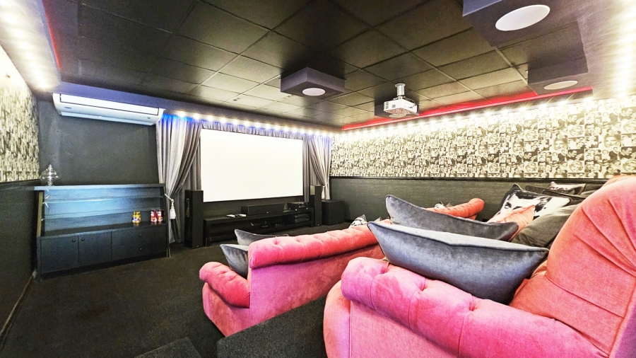 5 Bedroom Property for Sale in Three Rivers East Gauteng