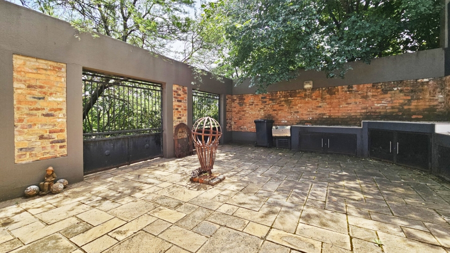 5 Bedroom Property for Sale in Three Rivers East Gauteng