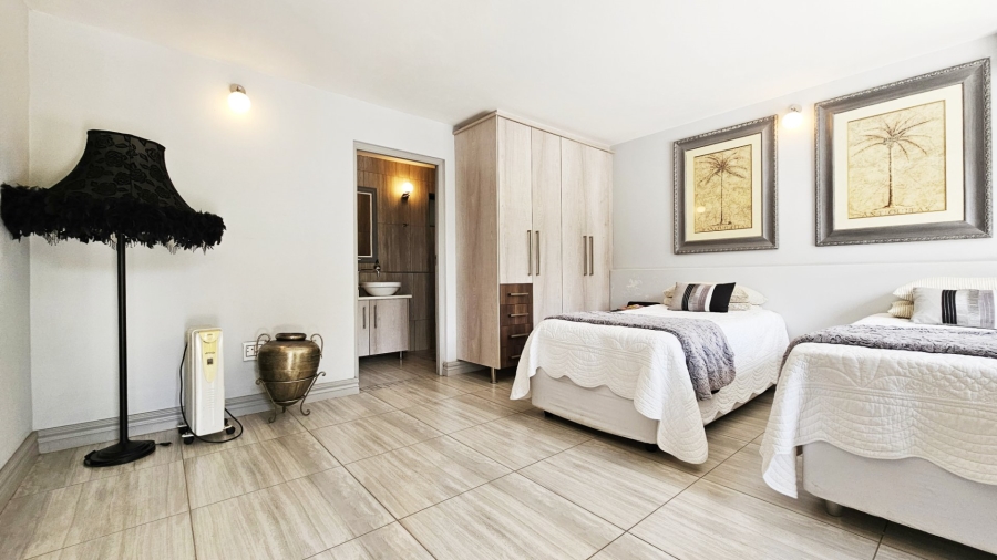 5 Bedroom Property for Sale in Three Rivers East Gauteng