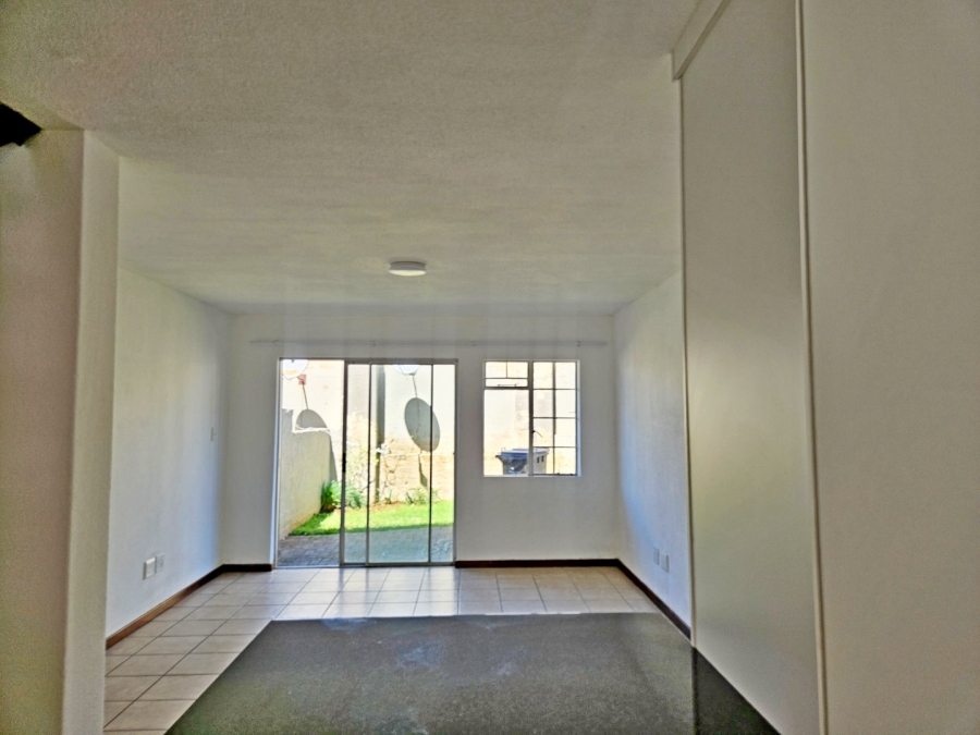 2 Bedroom Property for Sale in Birchleigh Gauteng