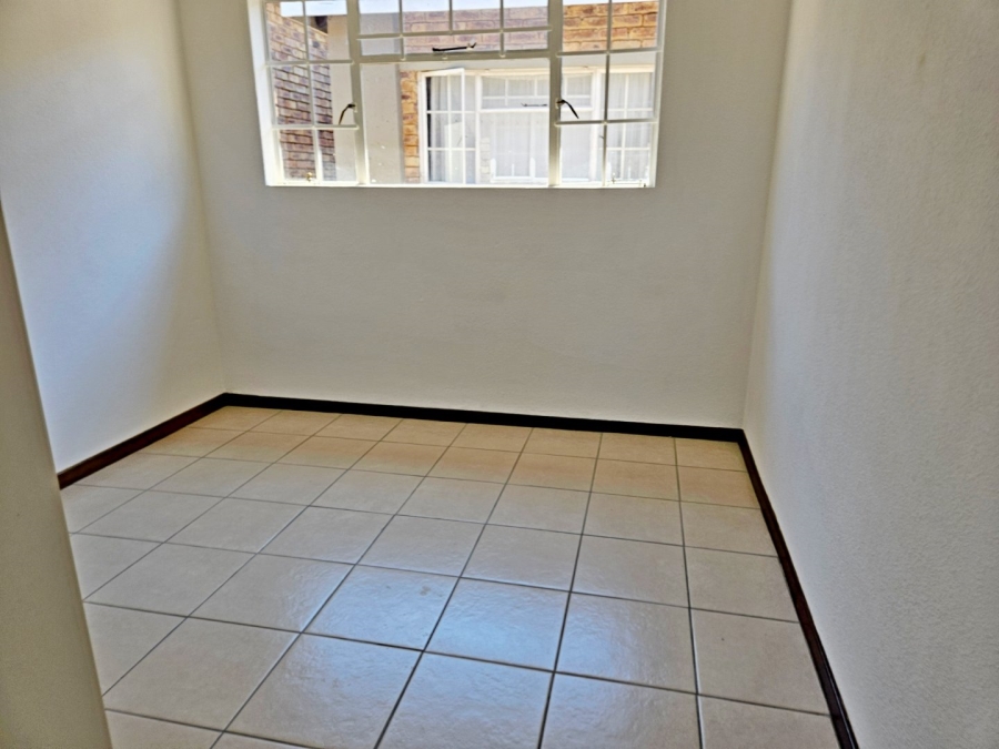 2 Bedroom Property for Sale in Birchleigh Gauteng