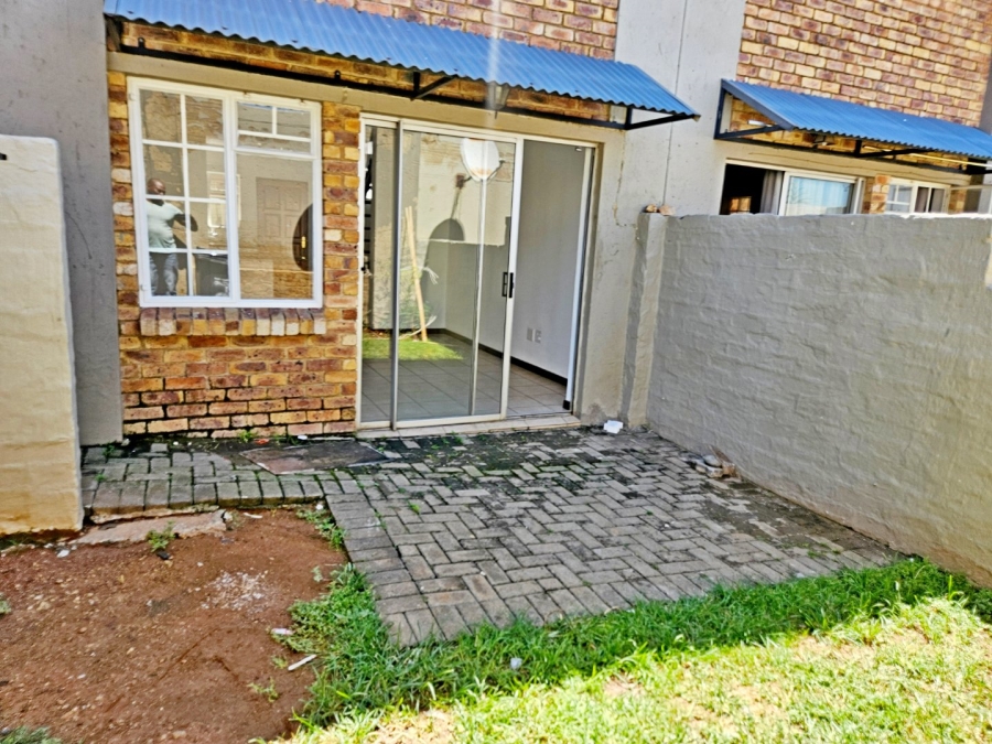 2 Bedroom Property for Sale in Birchleigh Gauteng