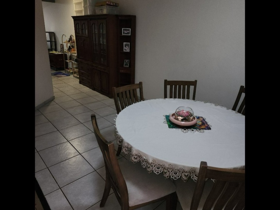 2 Bedroom Property for Sale in Eldoraigne Gauteng