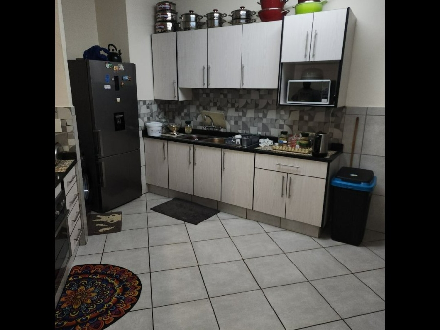 2 Bedroom Property for Sale in Eldoraigne Gauteng