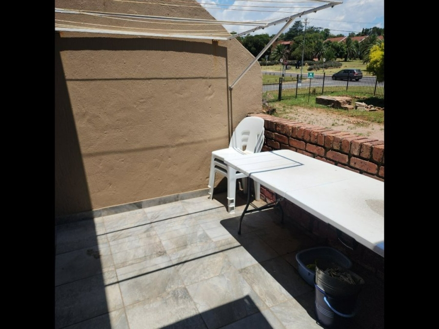 2 Bedroom Property for Sale in Eldoraigne Gauteng