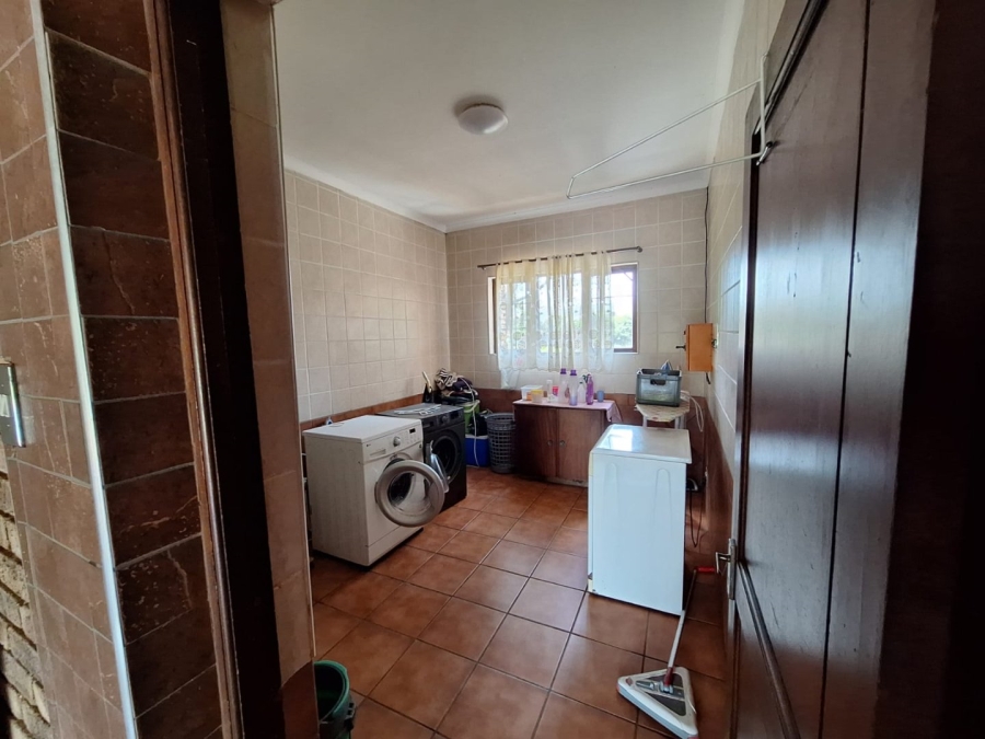 8 Bedroom Property for Sale in Heatherdale AH Gauteng