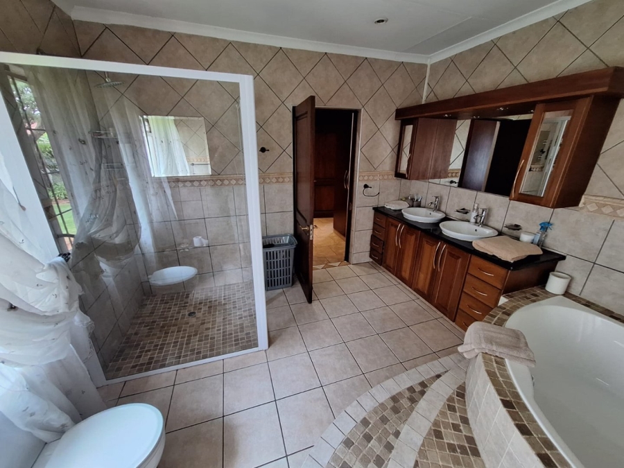 8 Bedroom Property for Sale in Heatherdale AH Gauteng