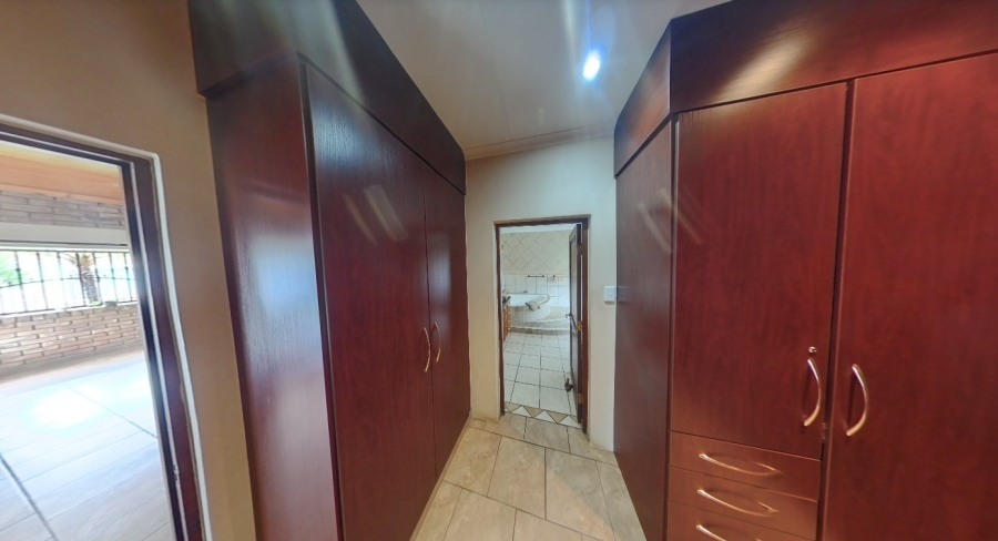 8 Bedroom Property for Sale in Heatherdale AH Gauteng