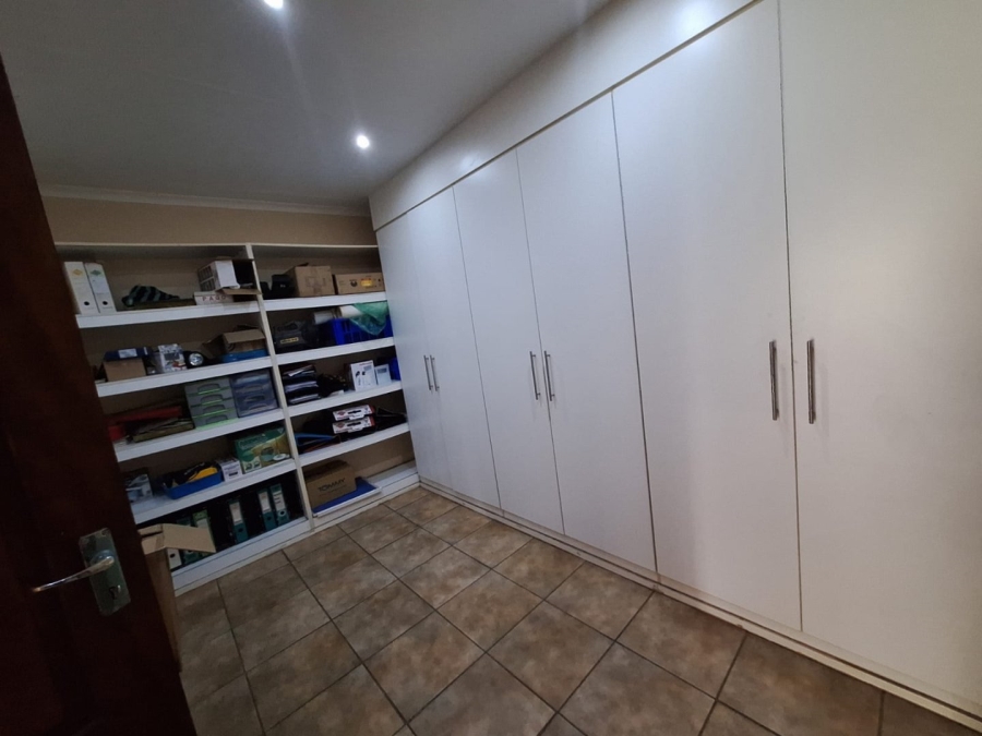 8 Bedroom Property for Sale in Heatherdale AH Gauteng