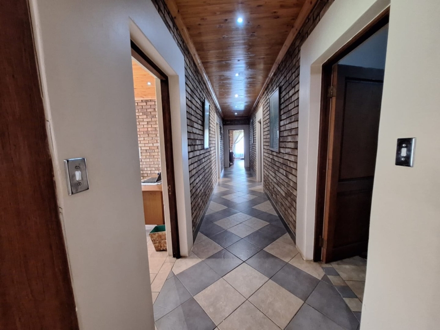 8 Bedroom Property for Sale in Heatherdale AH Gauteng