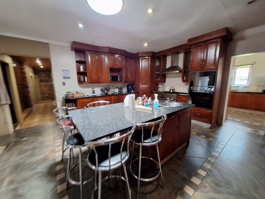 8 Bedroom Property for Sale in Heatherdale AH Gauteng