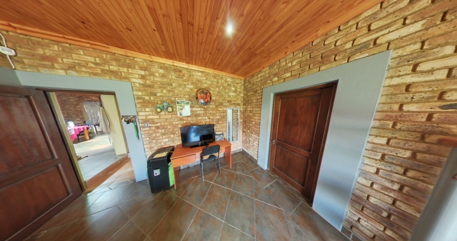 8 Bedroom Property for Sale in Heatherdale AH Gauteng