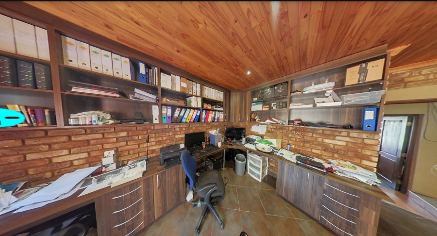 8 Bedroom Property for Sale in Heatherdale AH Gauteng