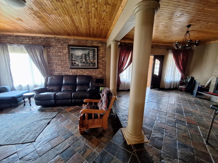 8 Bedroom Property for Sale in Heatherdale AH Gauteng