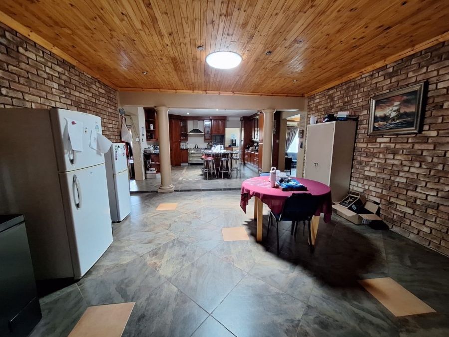 8 Bedroom Property for Sale in Heatherdale AH Gauteng