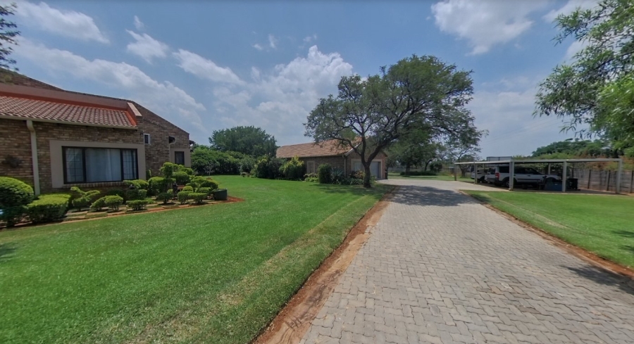 8 Bedroom Property for Sale in Heatherdale AH Gauteng