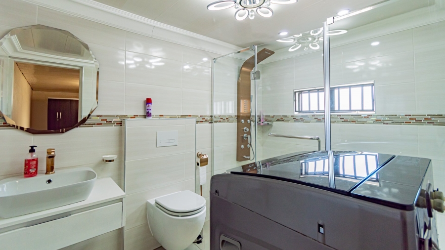  Bedroom Property for Sale in Lindhaven Gauteng