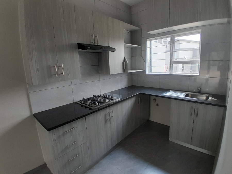 To Let  Bedroom Property for Rent in Glen Austin Gauteng