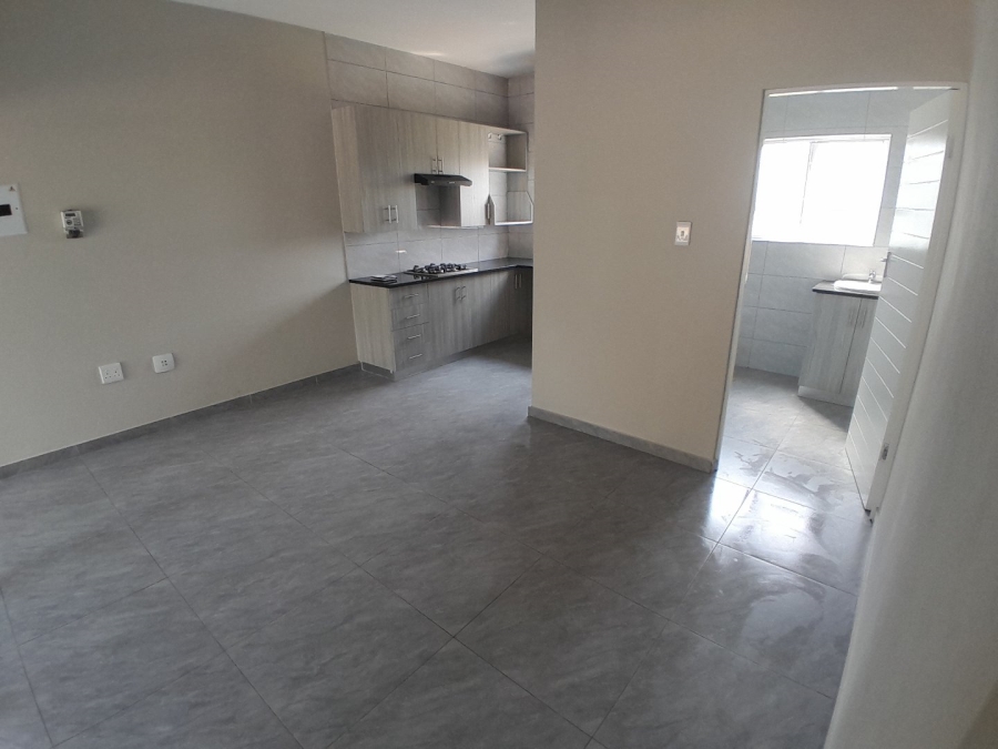 To Let  Bedroom Property for Rent in Glen Austin Gauteng