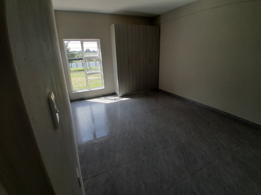 To Let  Bedroom Property for Rent in Glen Austin Gauteng