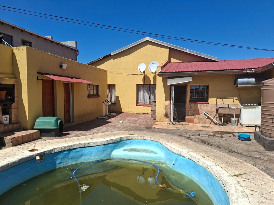  Bedroom Property for Sale in Pretoria West Gauteng