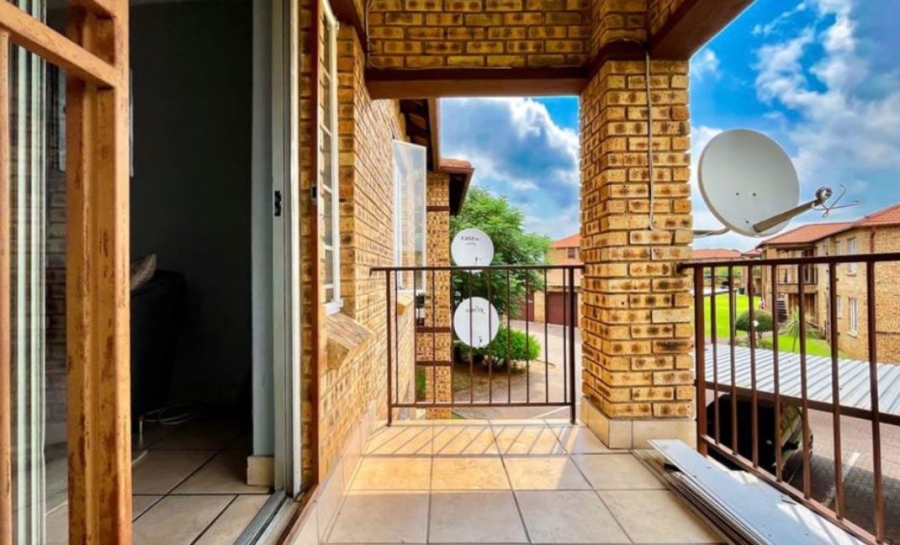 To Let 2 Bedroom Property for Rent in Noordwyk Gauteng