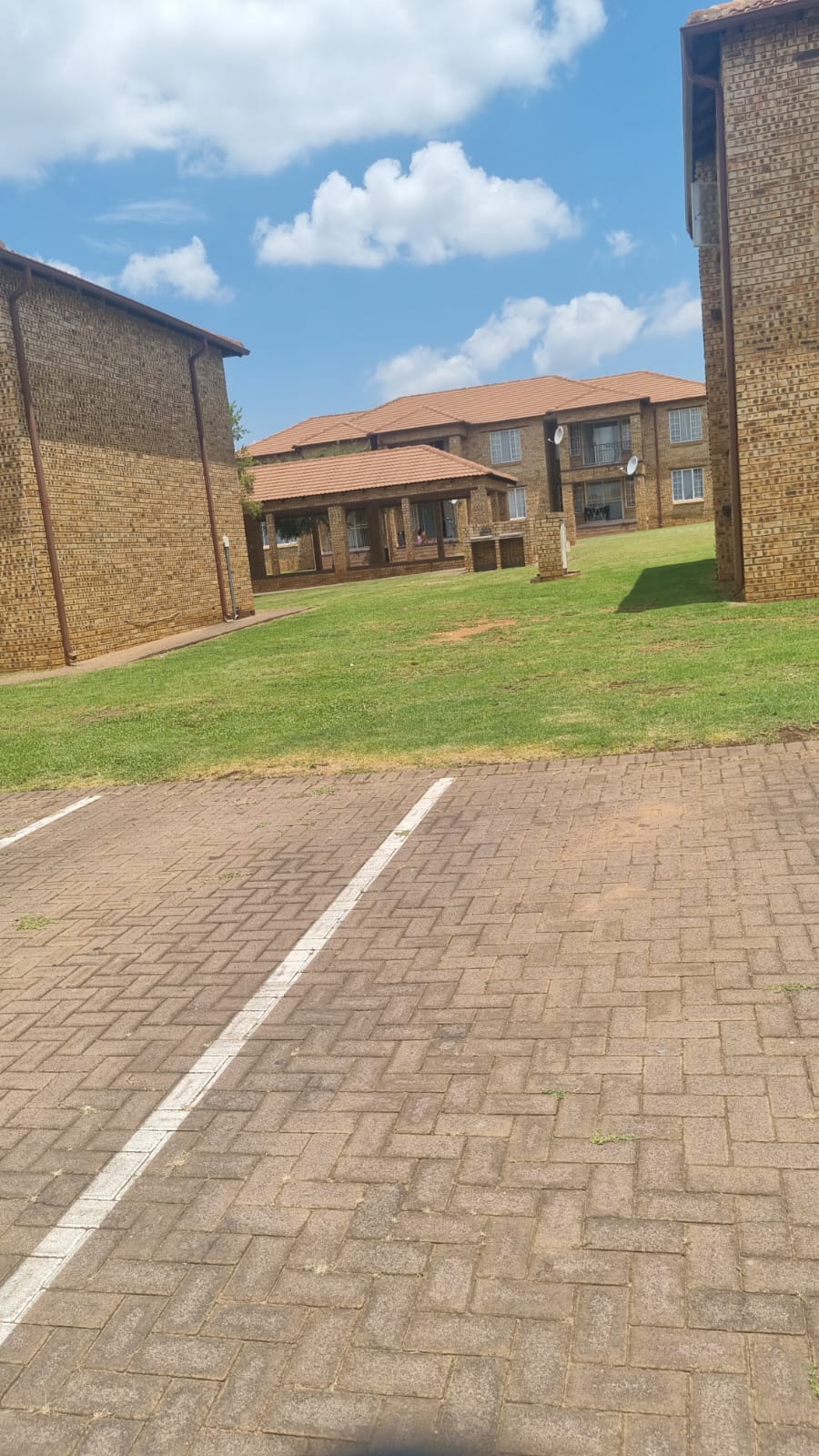 To Let 2 Bedroom Property for Rent in Noordwyk Gauteng