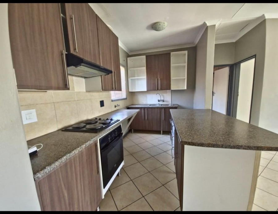 3 Bedroom Property for Sale in Monavoni Gauteng