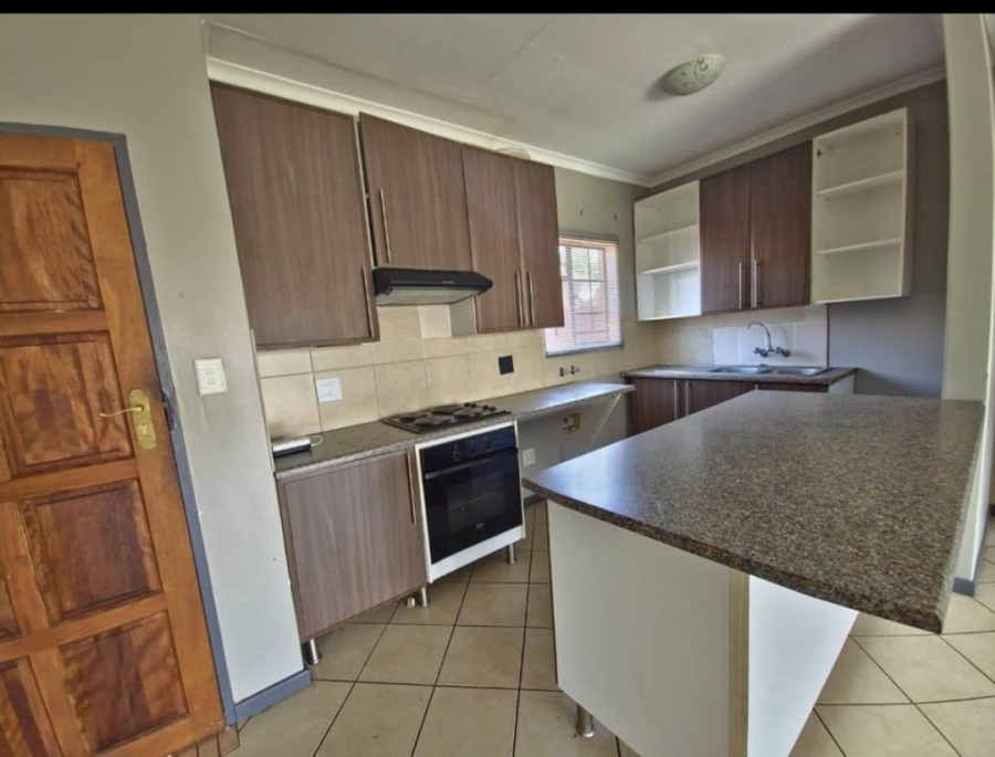 3 Bedroom Property for Sale in Monavoni Gauteng