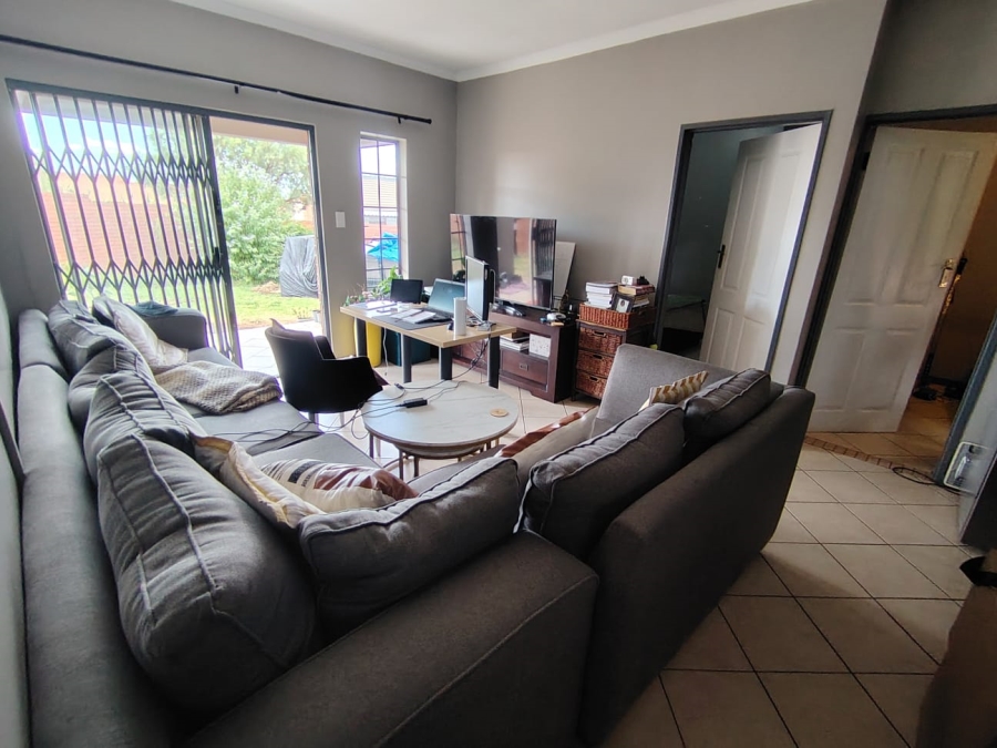 3 Bedroom Property for Sale in Monavoni Gauteng