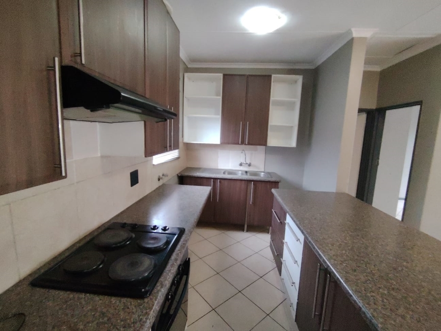 3 Bedroom Property for Sale in Monavoni Gauteng