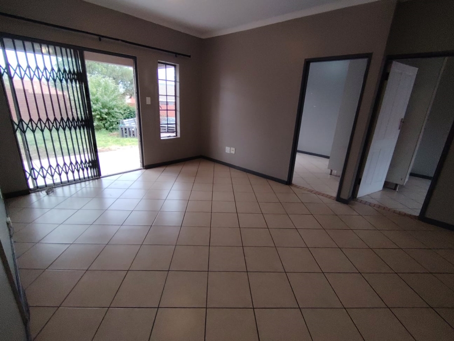 3 Bedroom Property for Sale in Monavoni Gauteng