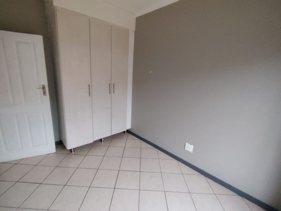 3 Bedroom Property for Sale in Monavoni Gauteng
