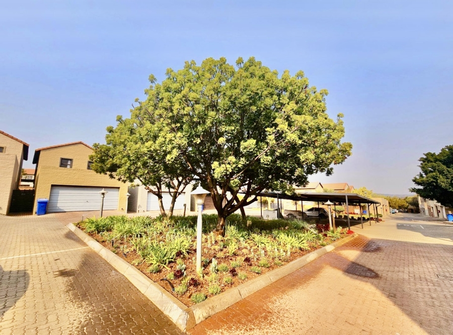 3 Bedroom Property for Sale in Bronberg Gauteng