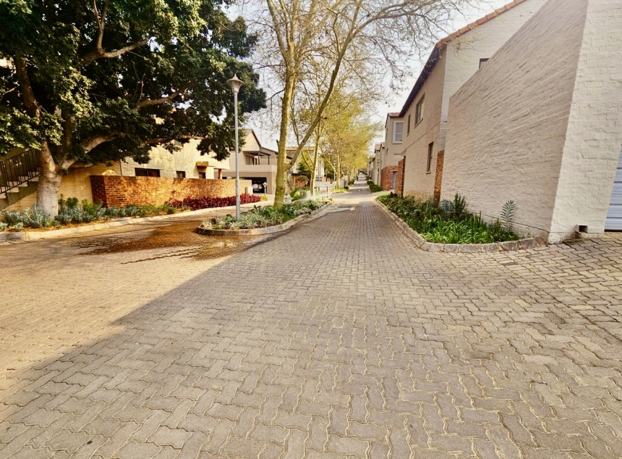 3 Bedroom Property for Sale in Bronberg Gauteng