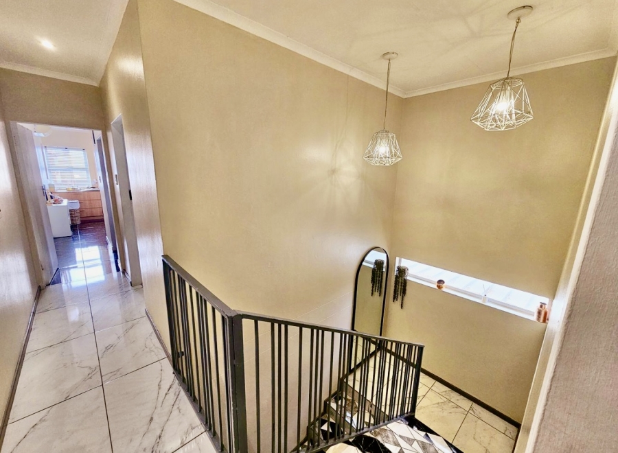 3 Bedroom Property for Sale in Bronberg Gauteng