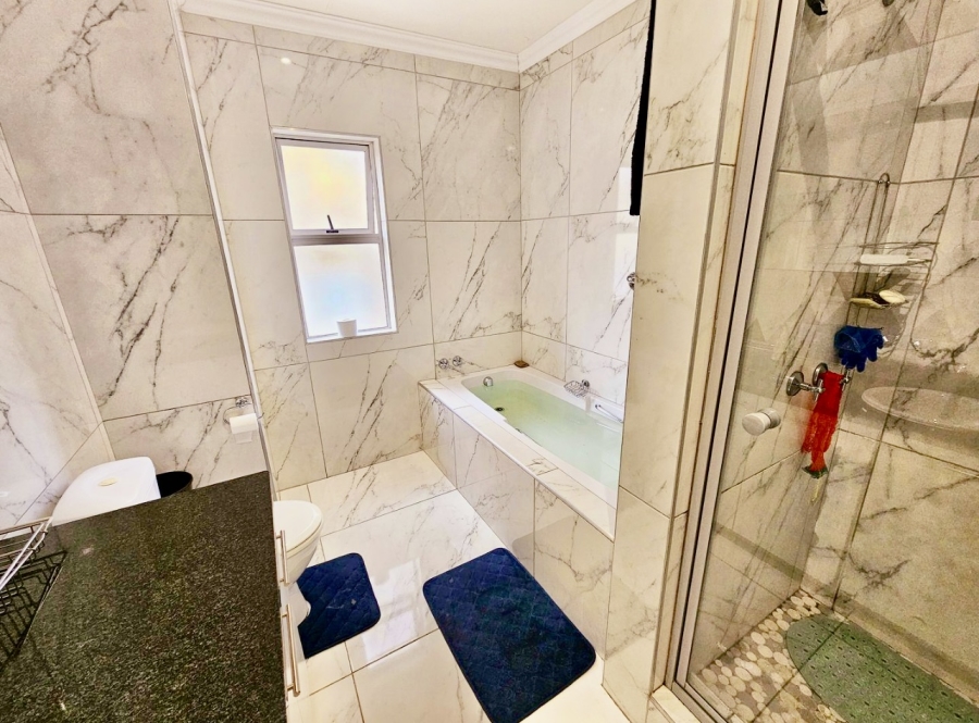 3 Bedroom Property for Sale in Bronberg Gauteng