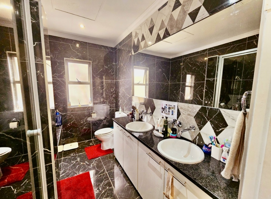 3 Bedroom Property for Sale in Bronberg Gauteng