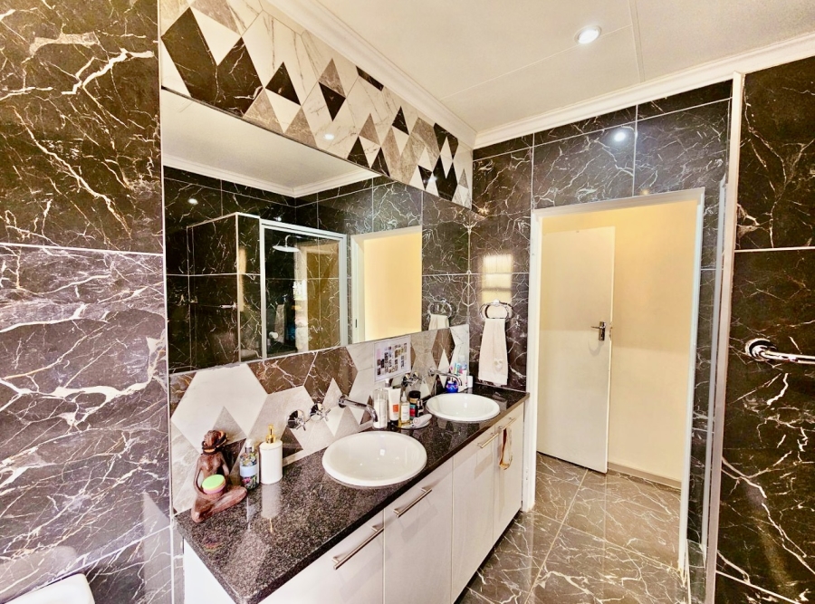 3 Bedroom Property for Sale in Bronberg Gauteng