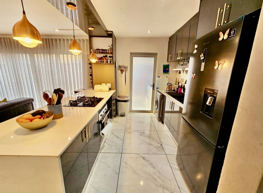 3 Bedroom Property for Sale in Bronberg Gauteng