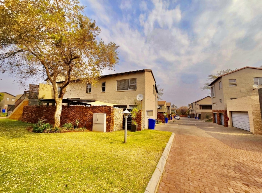 3 Bedroom Property for Sale in Bronberg Gauteng