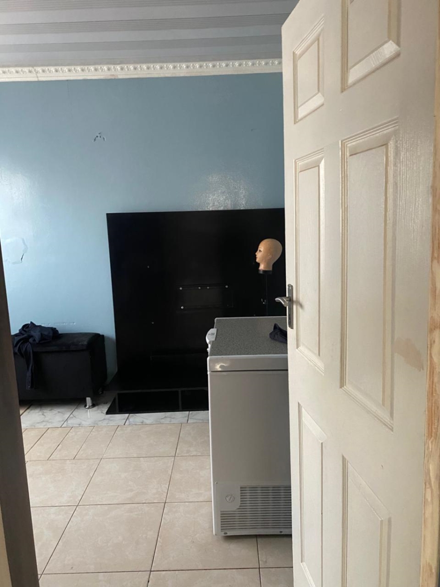 3 Bedroom Property for Sale in Naledi Gauteng