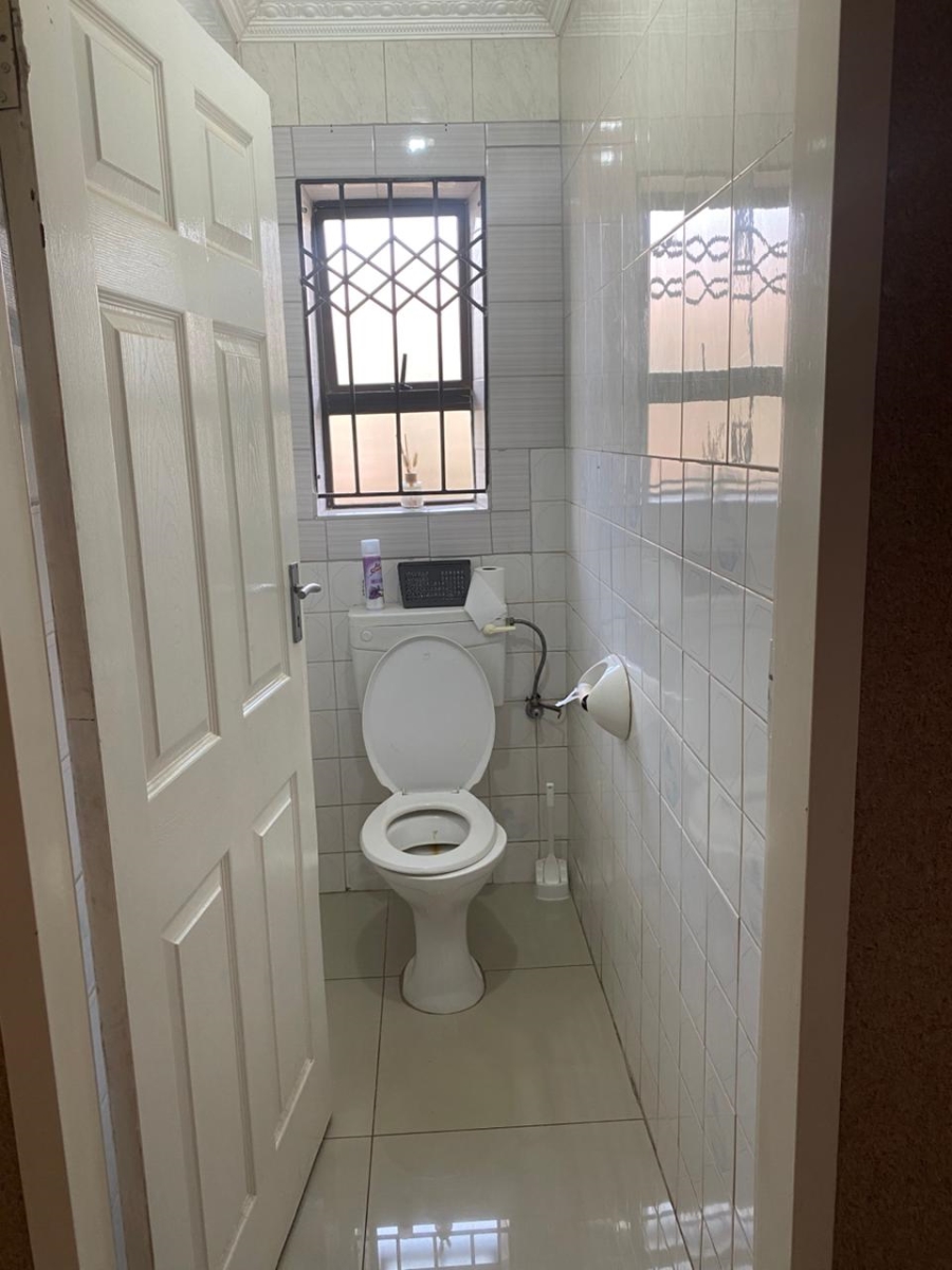 3 Bedroom Property for Sale in Naledi Gauteng