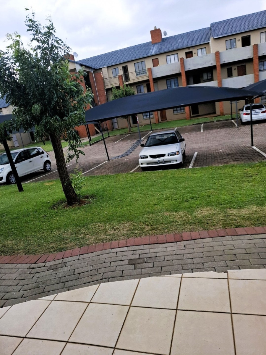 2 Bedroom Property for Sale in The Orchards Gauteng