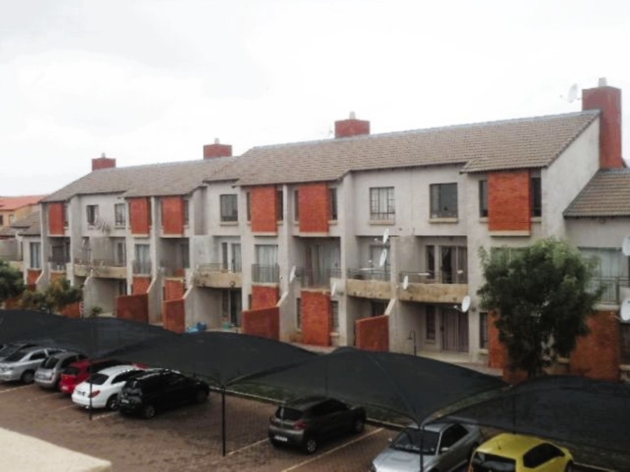 2 Bedroom Property for Sale in The Orchards Gauteng