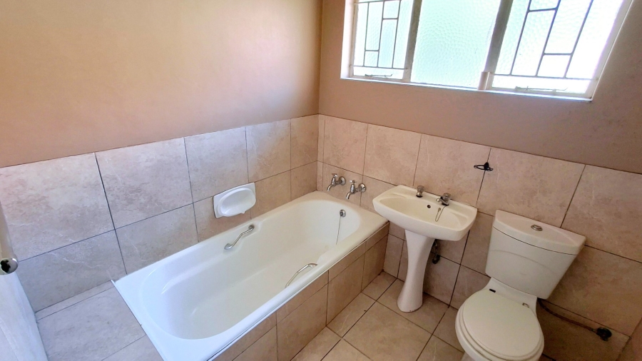 4 Bedroom Property for Sale in Vanderbijlpark SE 6 Gauteng