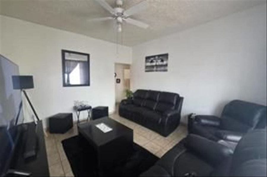 2 Bedroom Property for Sale in Cruywagenpark Gauteng