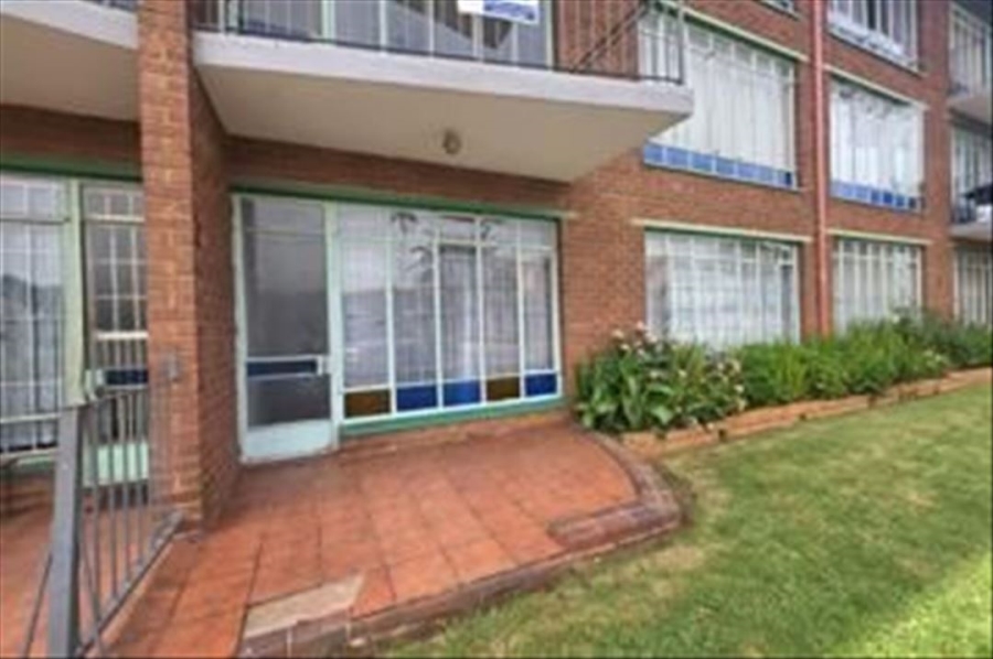 2 Bedroom Property for Sale in Cruywagenpark Gauteng