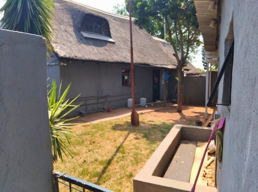 Commercial Property for Sale in Lusthof Gauteng